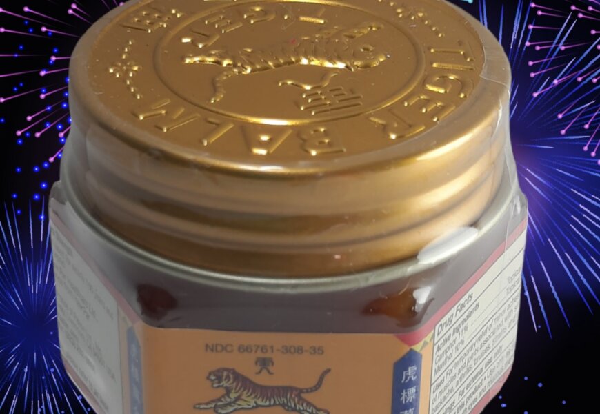 Dầu cù là Tiger Balm Red Ointment – giá 200K